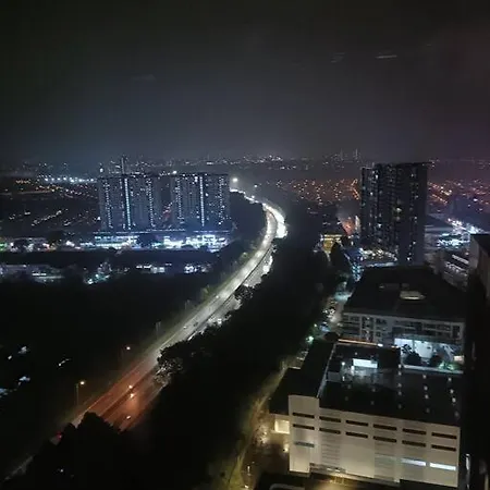 Sky Loft 4 Guests Balcony Nflix Disney B30A Johor Bahru Exterior photo